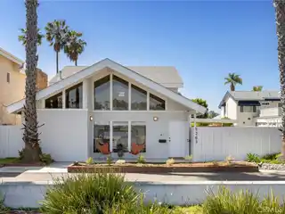 Dreamy Coastal Cottage