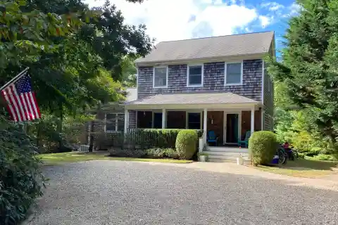 Centrally Located Summer Retreat