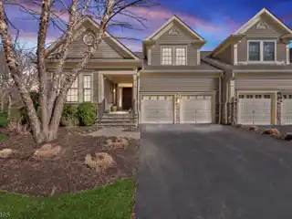 Magnificent Mirandy End Townhouse