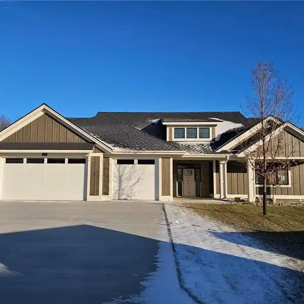 LUXURIOUS HOME IN THE PRESERVE OF MAYOWOOD