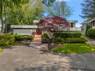 Exceptional Lakefront Living