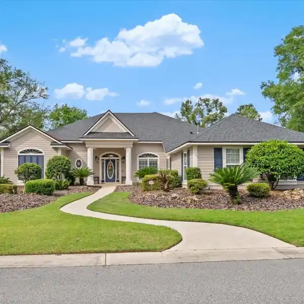 STUNNING LANAI HOME COMPLETE WITH SALTWATER POOL