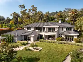Sophisticated Contemporary Home on a Premier Street