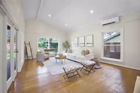 Move-In-Ready Contemporary Style Home