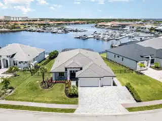 Waterfront Luxury Living in Sanctuary Cove