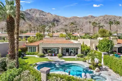 Exclusive Villa Style Home in Gated Neighborhood