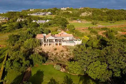 Designer Estate Home with Full Off-grid Power