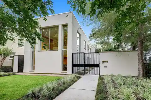 Lovely Soft Contemporary in Southampton Place