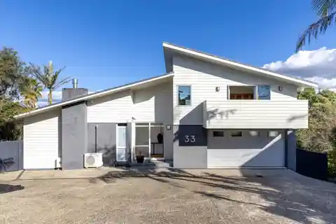 Classic 1970s Kiwi Home with Modern Flair