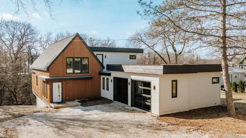 Masterful Residence at Okauchee Lake