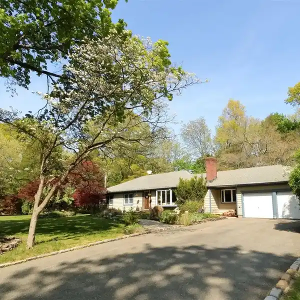 METICULOUSLY MAINTAINED RANCH HOME