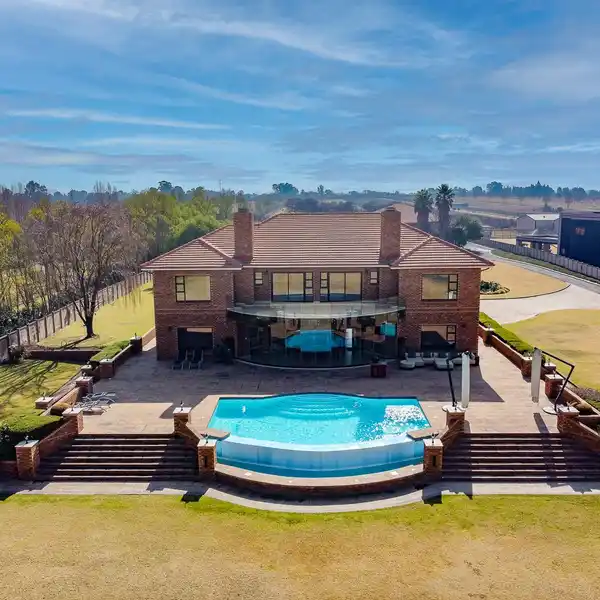 THE EPITOME OF WATERFRONT LIVING AT THE VAALS MILLIONAIRE MILE