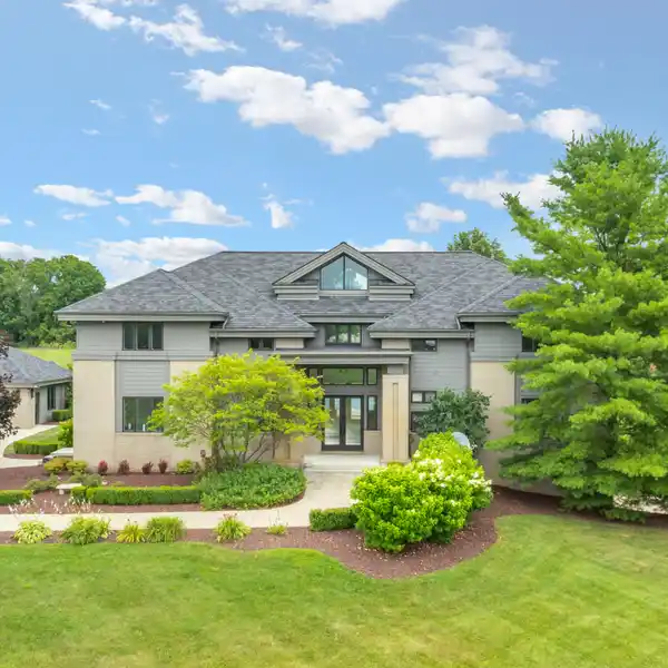 EXTRAORDINARY ESTATE UPDATED FOR SELF-SUFFICIENCY