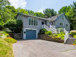 Quiet Simplicity with Amazing Views