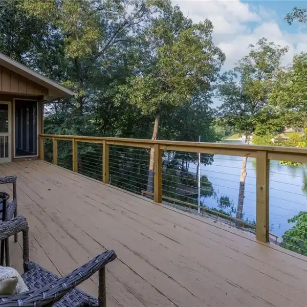 PARK-LIKE SECLUDED LAKE-FRONT LIVING