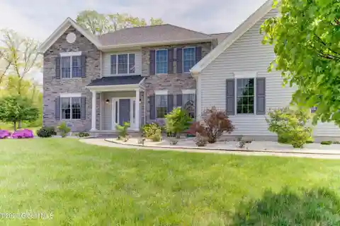 Custom-built Comfort with Dual Staircases