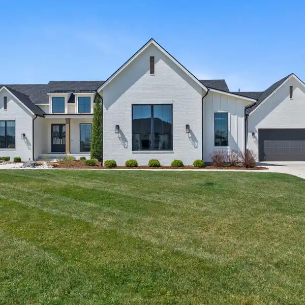 IMMACULATE HOME - THE TOTAL PACKAGE