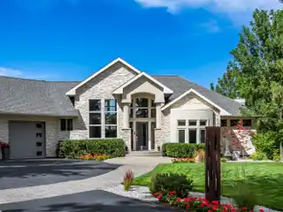 Upscale Rambler in a Prestigious Community