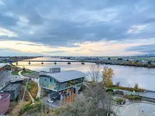 Desirable Sub-Penthouse at River Green