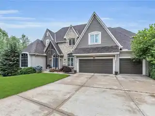 Luxury Living at the 13th Tee with Wine Cellar