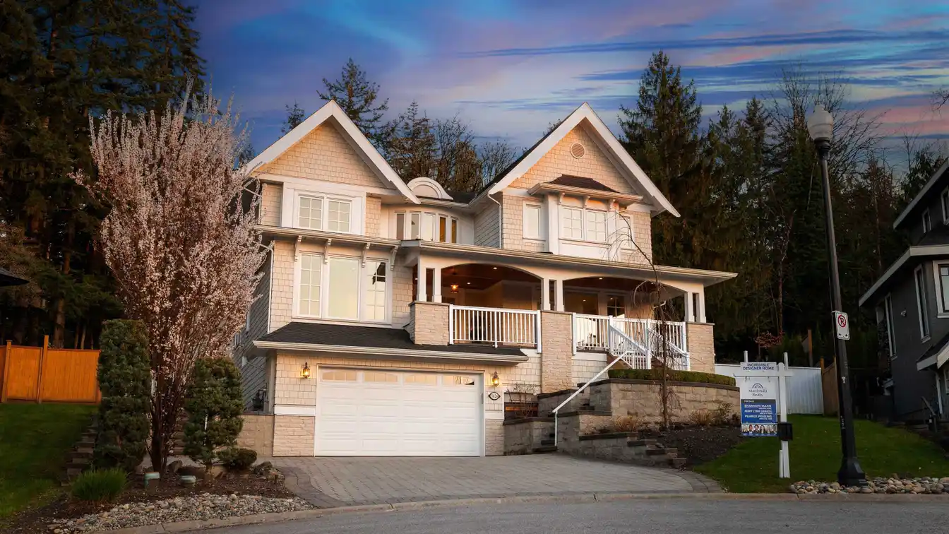 Prestigious Estate with Captivating Mountain Views
