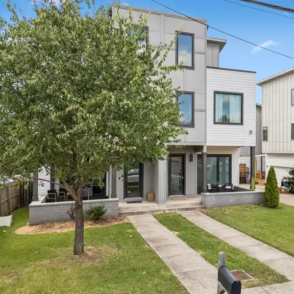 SPACIOUS HOME IN PRIME LOCATION