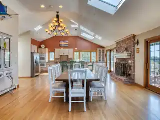 The Perfect Balance of Luxury and Comfortable Living