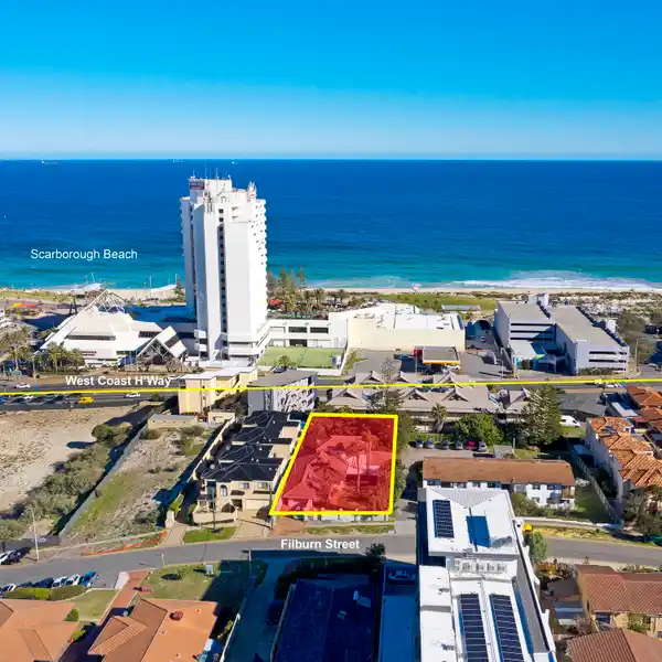 RARE RETREAT IN A CHIC COASTAL SUBURB