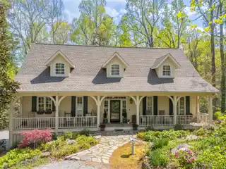 Perfect Blend of Tranquility and Modern Comfort