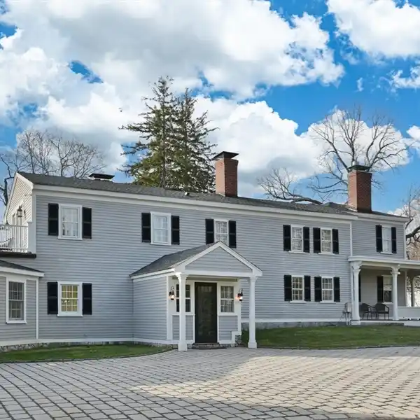 TIMELESS BEAUTY WITH MODERN CONVENIENCES