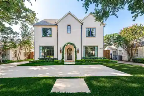Walkable Dallas Gem with Guest Apartment Retreat