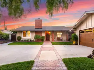 Spacious Charmer in the Heart of Rossmoor