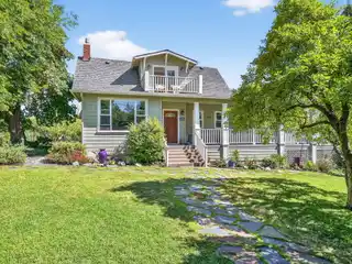Award-Winning Historic Home with Guesthouse
