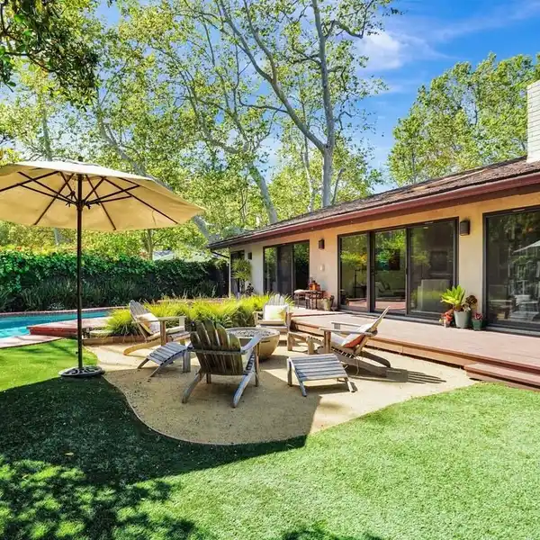 RECENTLY REMODELED HOME IN MALIBU WEST