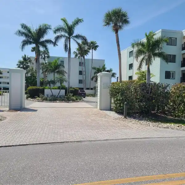 EXQUISITE CONDO IN GATED SEA OATS
