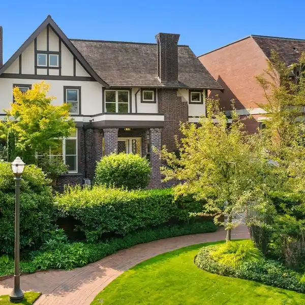 EXCEPTIONAL HOME IN THE HISTORIC HARVARD-BELMONT DISTRICT