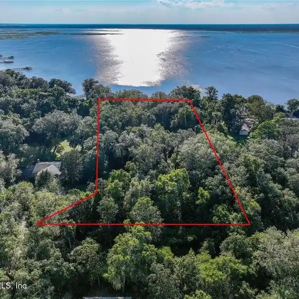 RARE WATERFRONT OPPORTUNITY ON AMELIA RIVER