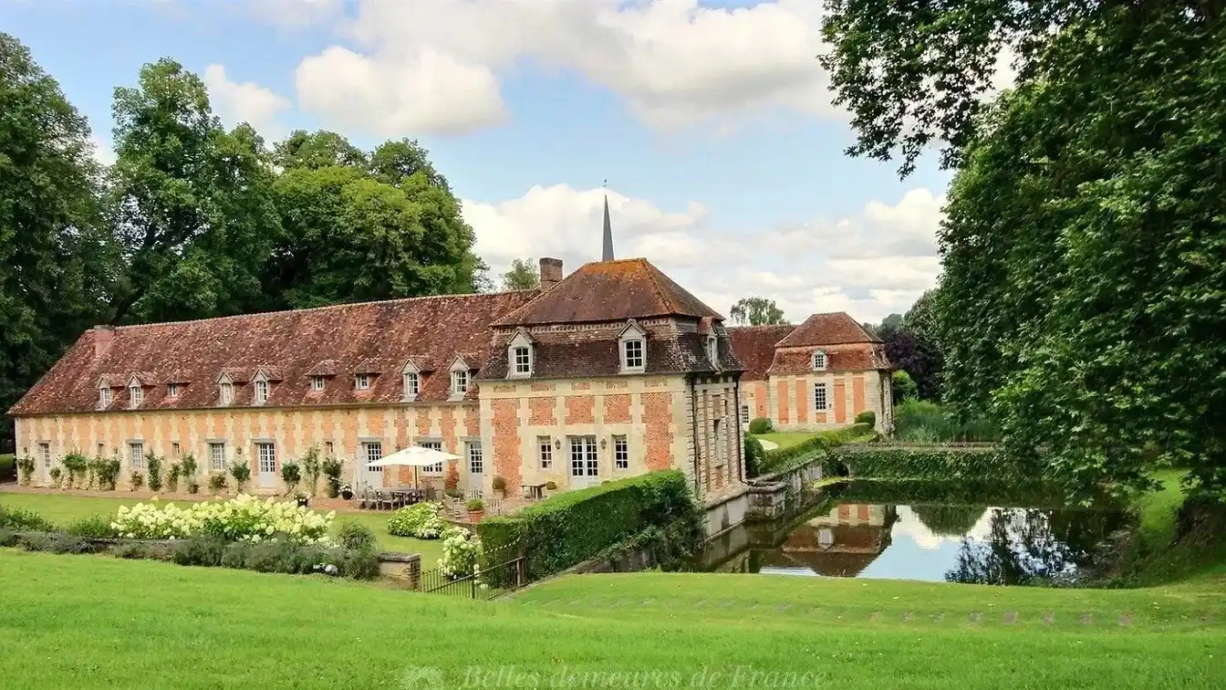 Magnificent Compound in the Calvados Area