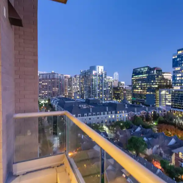 PRISTINE RESIDENCE IN THE SOUGHT-AFTER STONELEIGH