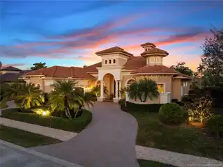 The Perfect Blend of Elegance and Privacy