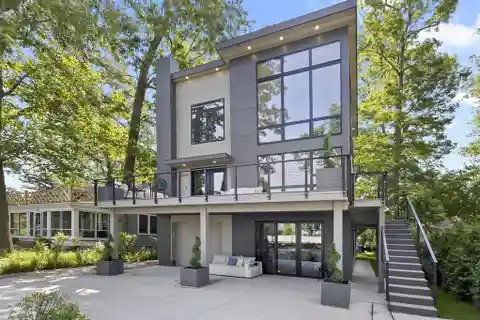 Magnificent Modern Coastal Retreat