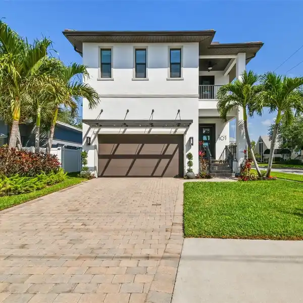 EXCEPTIONAL CUSTOM HOME IN DAVIS ISLANDS