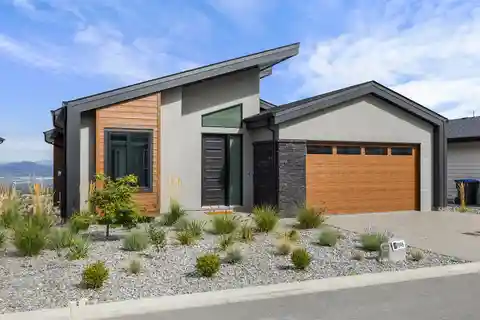 Modern Luxury Kelowna Residence
