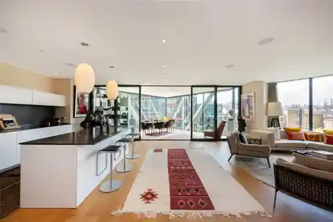 A Bright and Spacious Three Bedroom Apartment