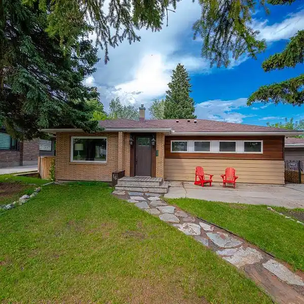 STUNNING RENOVATED BUNGALOW ON EXPANSIVE LOT
