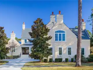Expansive Entertainer's Dream Home
