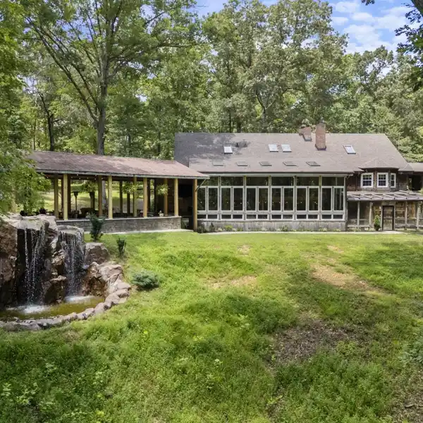 RUSTIC RETREAT WITHIN 25 PRIVATE WOODED ACRES