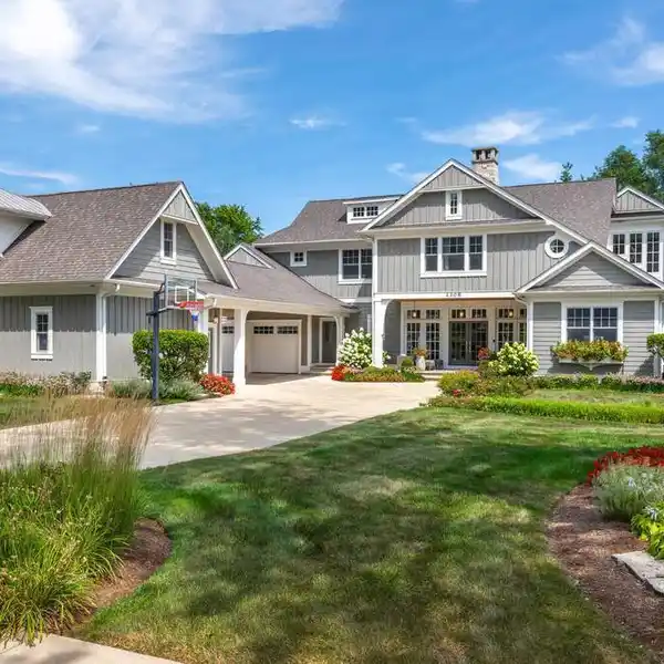 EXPERIENCE ELEVATED LIVING