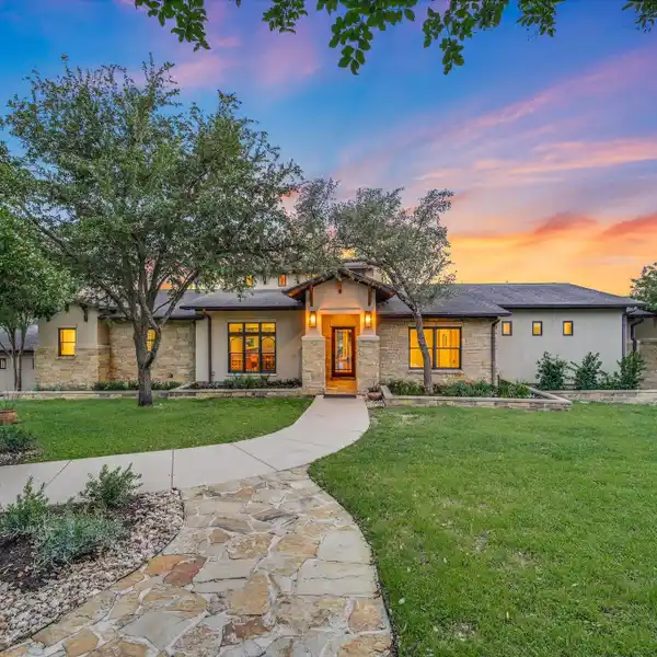SPACIOUS UPDATED HOME ON A QUIET CUL-DE-SAC