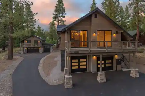Modern Mountain Retreat with Adu and Garage
